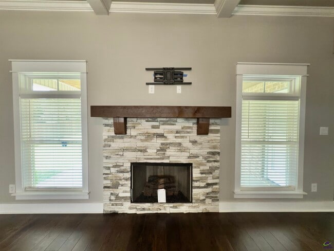 Building Photo - 408 Hawk's Nest Dr