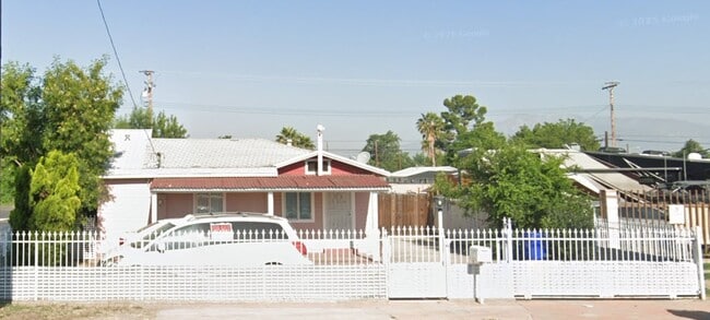 Building Photo - 8048 Tippecanoe Ave