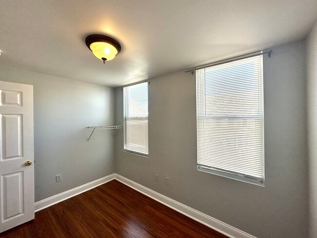 Building Photo - Charming 3 Bedroom/2.5 Bathroom Townhome in Hampden!