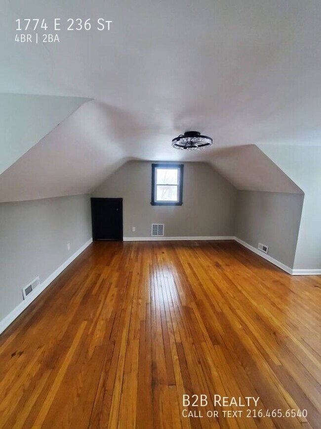 Building Photo - 1774 E 236th St