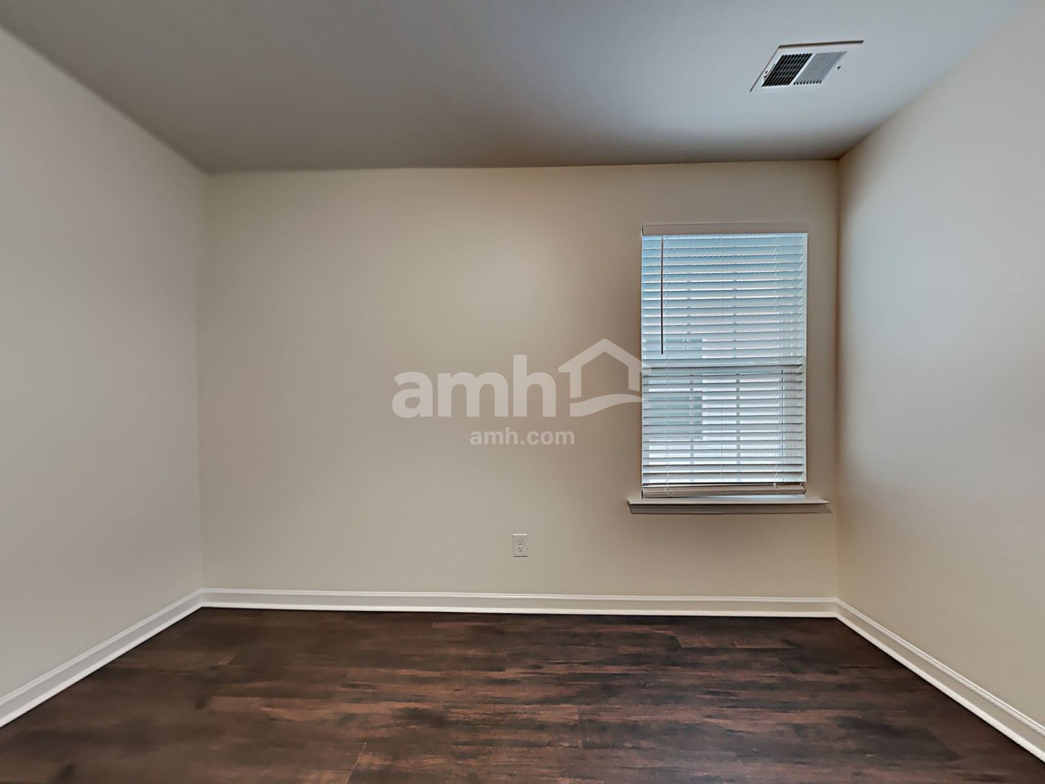 Building Photo - 465 Whispering Breeze Ln