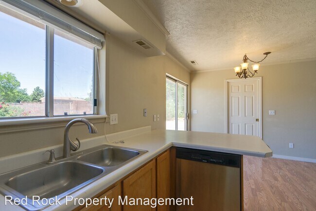 Building Photo - 3 br, 2 bath House - 530 S 250 E