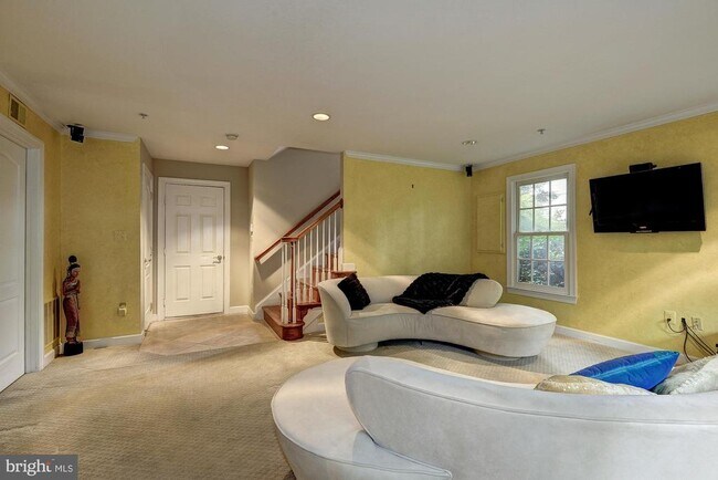 Building Photo - 1657 Colonial Hills Dr
