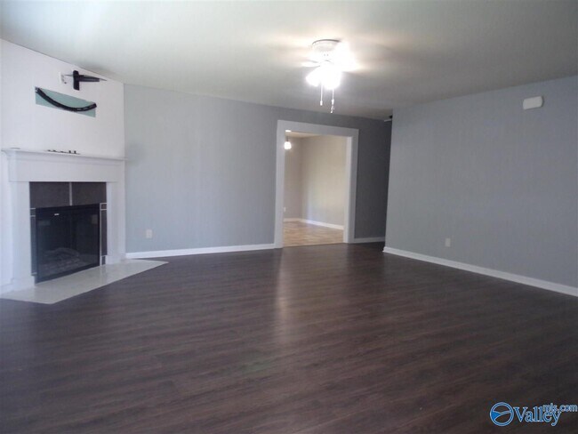 Building Photo - 15347 Mill Valley Dr