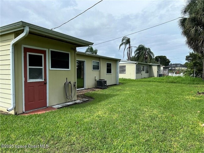 Building Photo - 1450 4th Ave