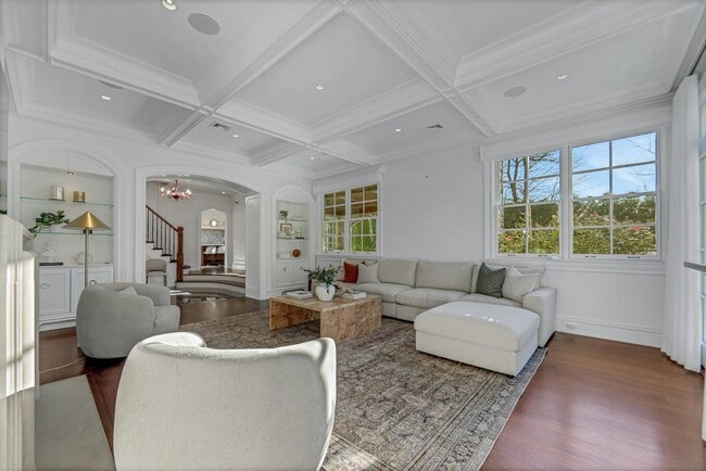 Building Photo - 373 Hardenburgh Ave
