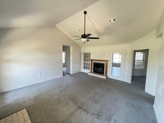 Building Photo - 2212 Peachwood Ct