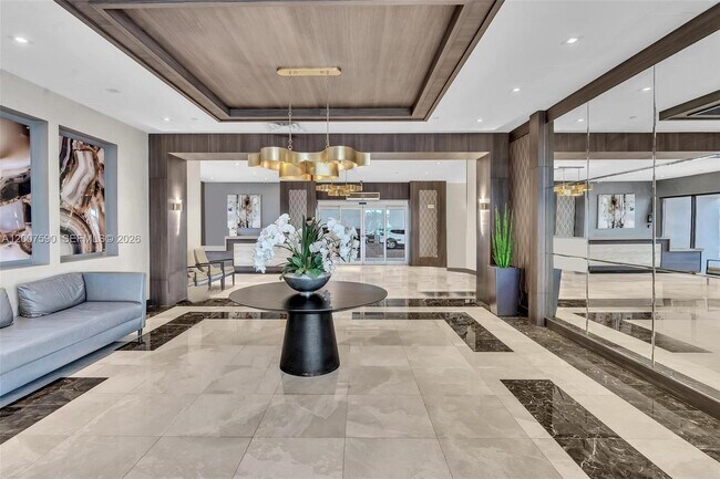 Building Photo - 20515 E Country Club Dr