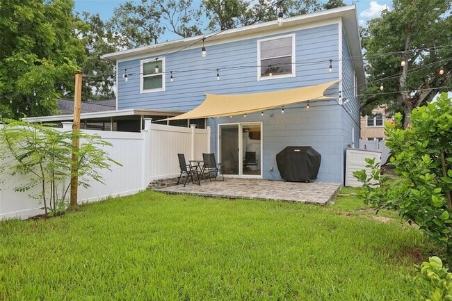 Building Photo - 2405 W Stroud Ave