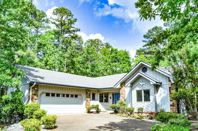 Building Photo - East Gate Area | Home | Unfurnished