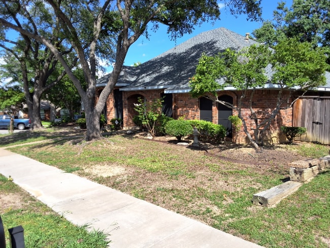 Primary Photo - 1710 Buena Vista Ave