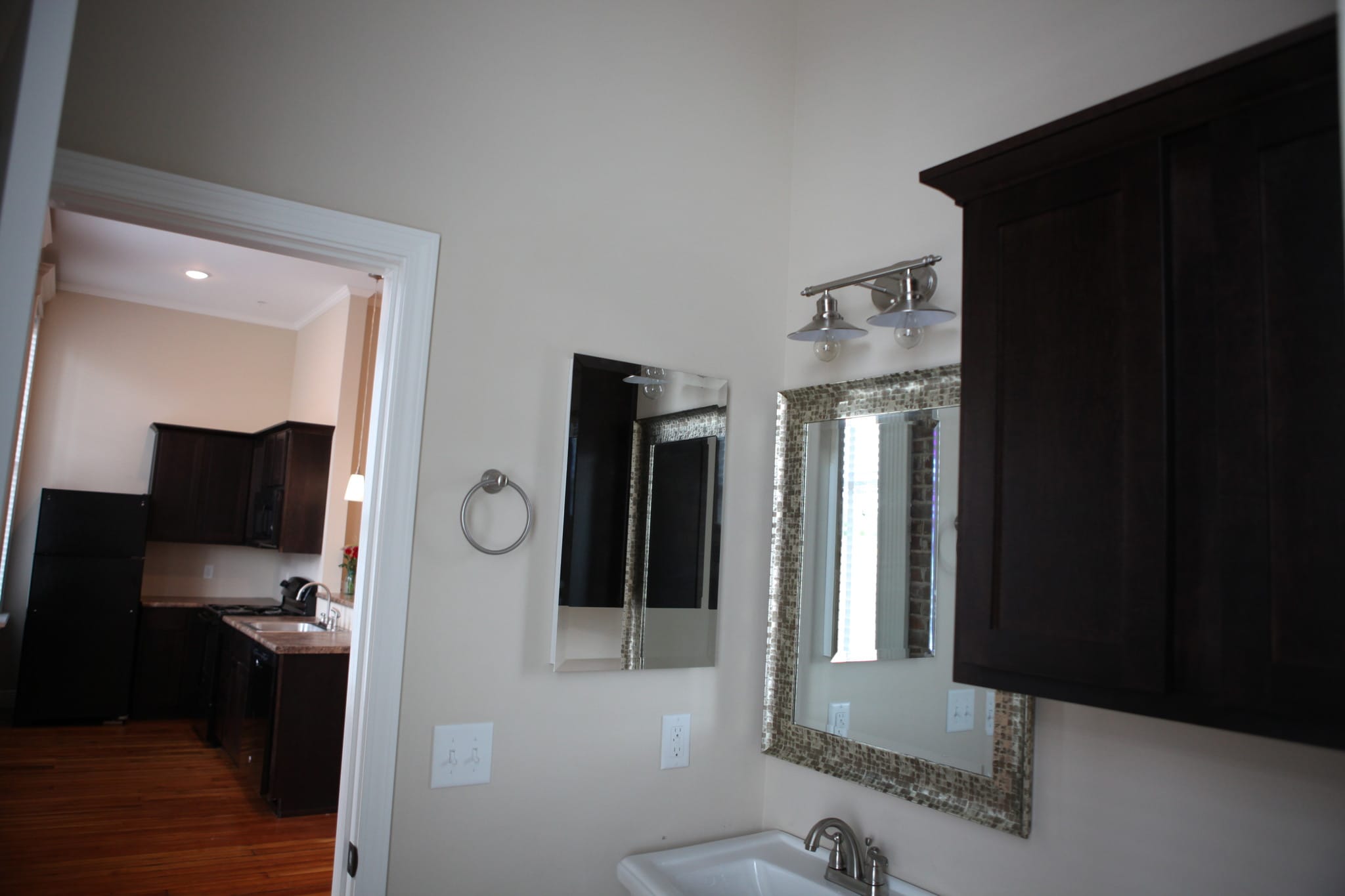 Large Bathroom - 114 E University St