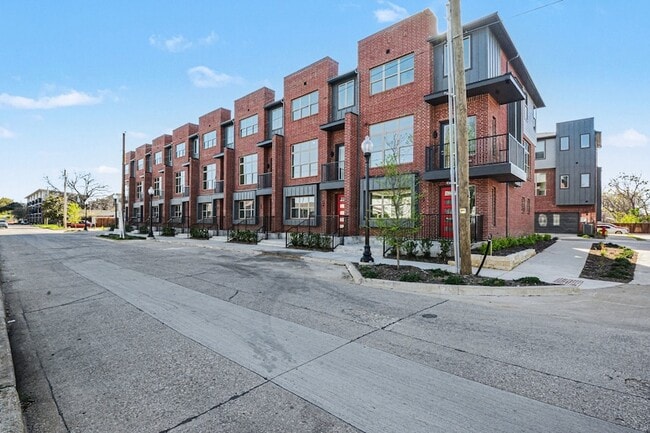 Building Photo - 13351 Goodland St