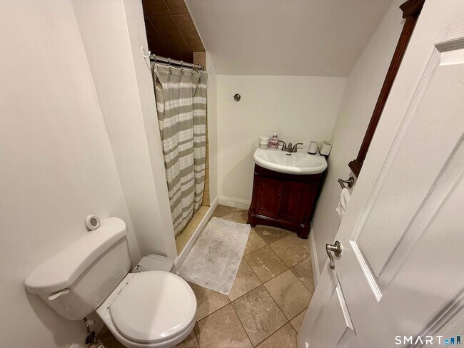 Building Photo - 64 Hickory St