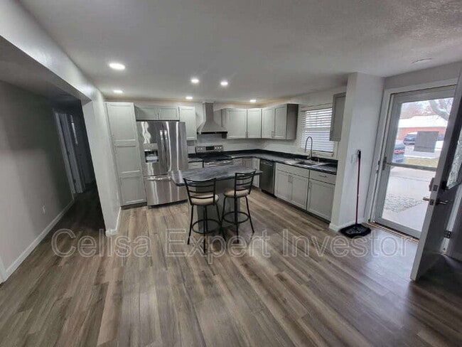 Building Photo - 5008 Firwood Dr