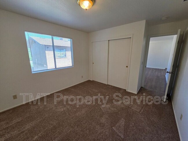 Building Photo - 228 McFarland St