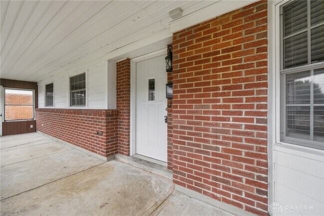 Building Photo - 27 Laurelgrove Dr