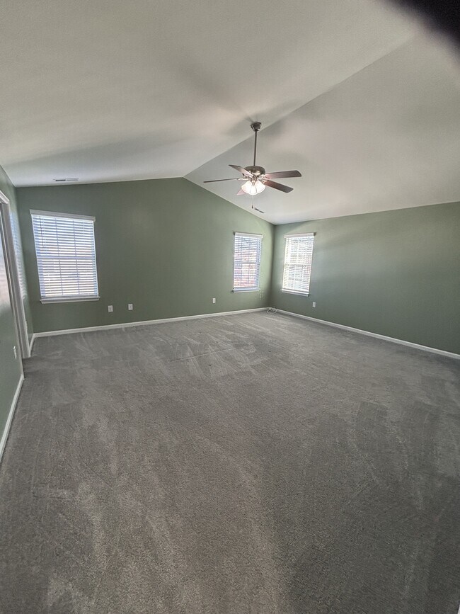 Building Photo - 145 Relict Dr