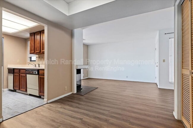 Building Photo - 6871 Countrywoods Cir