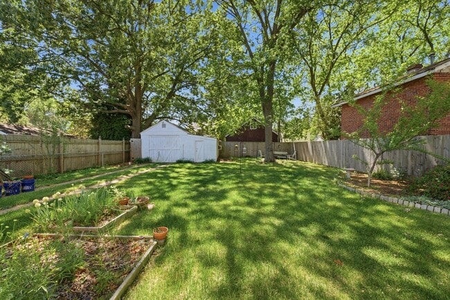 Building Photo - 3727 Henrico St