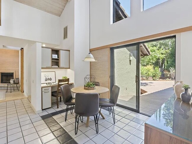 Building Photo - BRIGHT & AIRY HOME IN EXCLUSIVE ENCLAVE SPRAWLING, PRIVATE CULDESAC PROPERTY