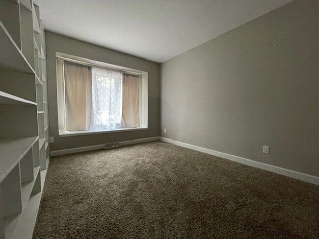 Building Photo - 5341 Bees Ln