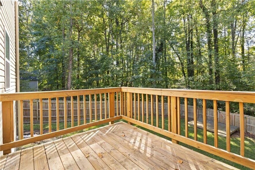 Building Photo - 100 Heritage Club Cir