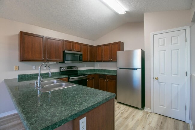 Building Photo - 10690 E Bay Tree Dr