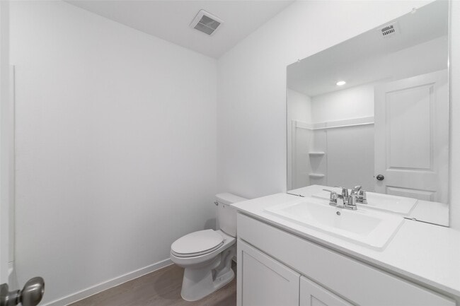 Building Photo - 3064 Huntersville Dr