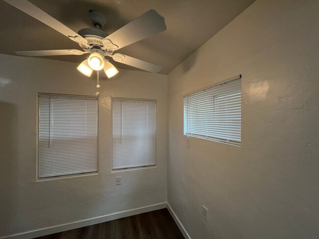 Building Photo - Newly Renovated 2 Bedroom Detached Unit with Private Patio, Updated Fixtures and Parking!