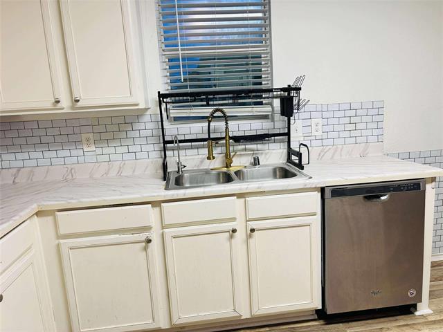 Building Photo - 16133 Windsong Ct