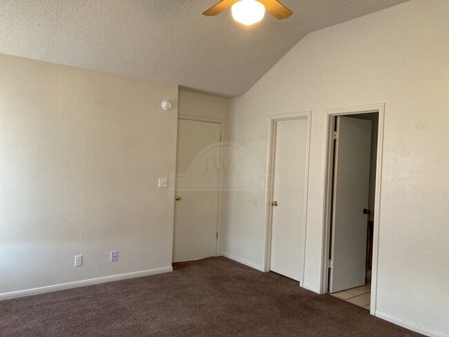 Building Photo - 2911 Bluebonnet Dr
