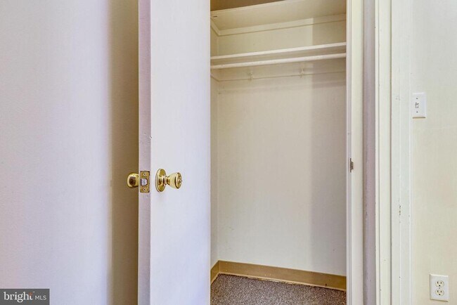 Building Photo - 1111 Arlington Blvd