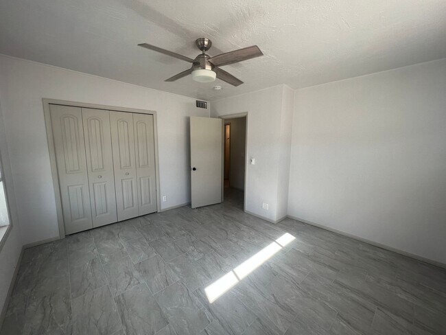 Building Photo - 2550 W State Rte 89A