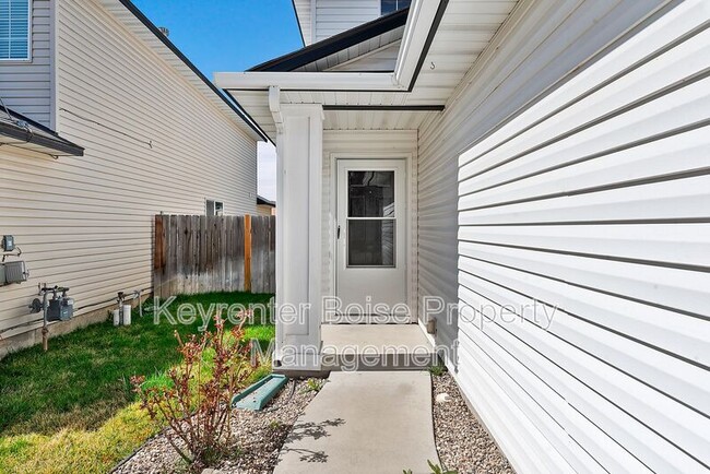 Building Photo - 3354 W Wave Dr