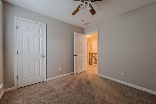 Building Photo - 300 Balaban Cir