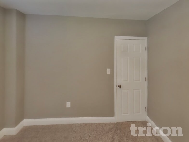 Building Photo - 3017 Lavender Ave