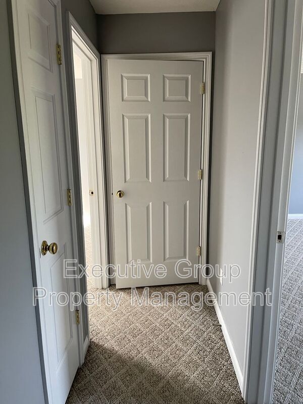 Building Photo - 179 Pointers Ct