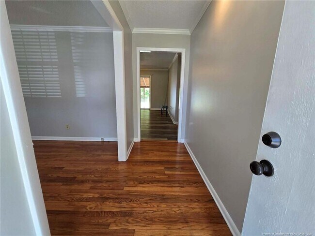 Building Photo - 5410 Laramie Ct