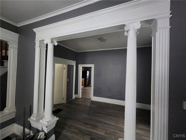 Building Photo - 137 W Schuyler St