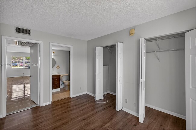 Building Photo - 400 SW 134th Way