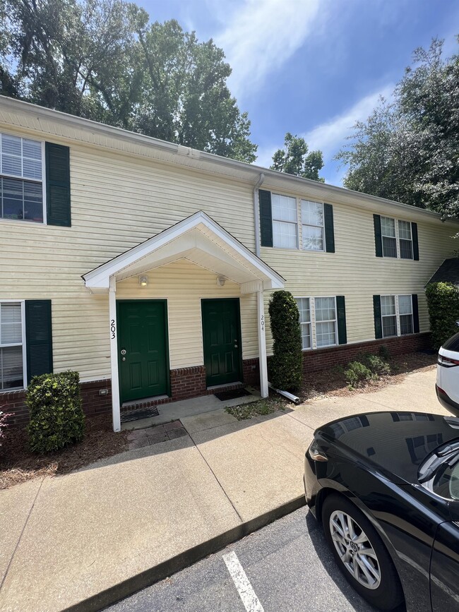 Building Photo - 2520 Graves Rd