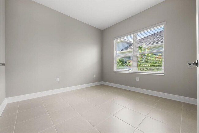 Building Photo - 4338 Tamarind Pl