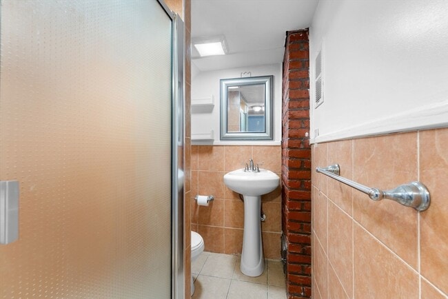 Building Photo - 20 Brae Rd