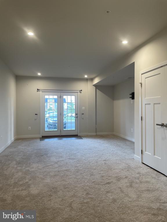 Building Photo - 6415 Ballenger Run Blvd