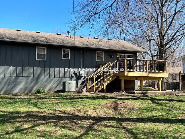 Building Photo - Beautiful home, conveniently located in Bl...