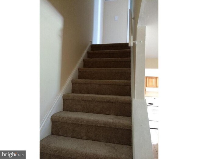 Building Photo - 743 Jackson St