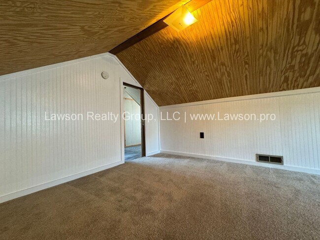 Building Photo - Charming Salem Cape Cod with Loft