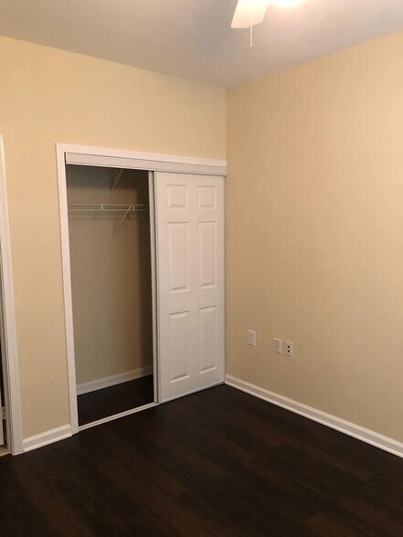 Building Photo - 20419 Riverbend Sq