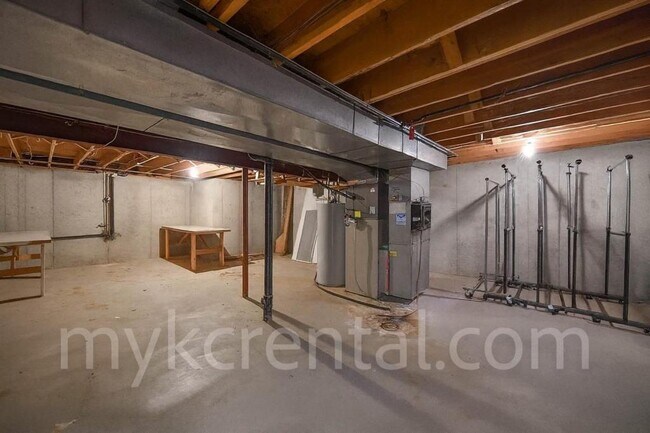 Building Photo - 12012 Ensley Ln